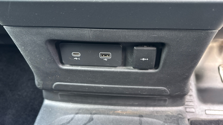 Land Rover Defender 3.0 D300 X 90 3dr Auto Diesel Estate